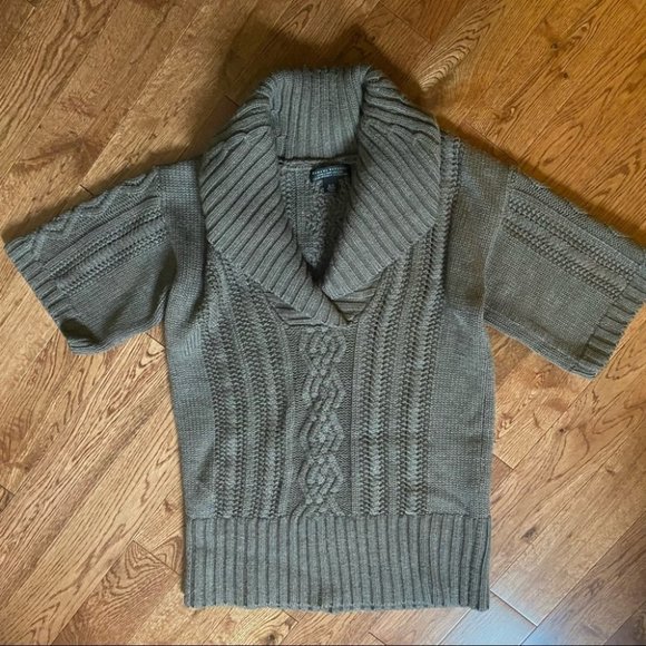 Banana Republic merino wool sweater. Short sleeve - Picture 5 of 11